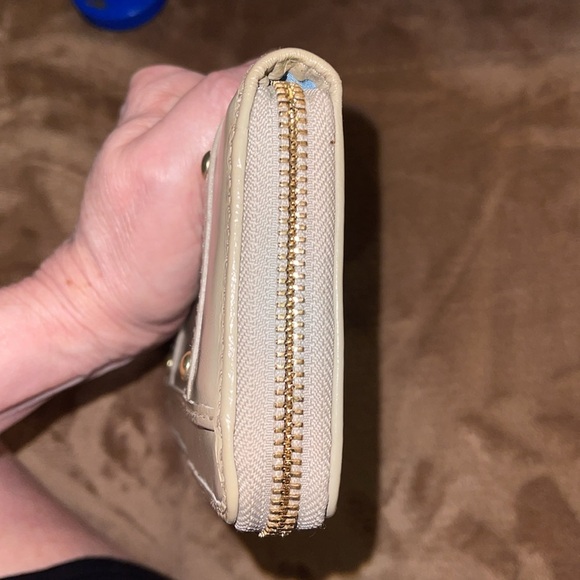 💥𝚅𝚃𝙶:Coach Cream Wallet Double Buckle Zip Around - Picture 8 of 10